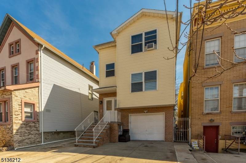 175 Reid St - Photo 1