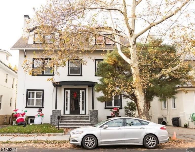 438 Parker - Photo 1