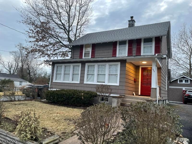 468 Van Buren St - Photo 1