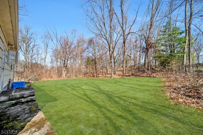 834 Summit Ave - Photo 1