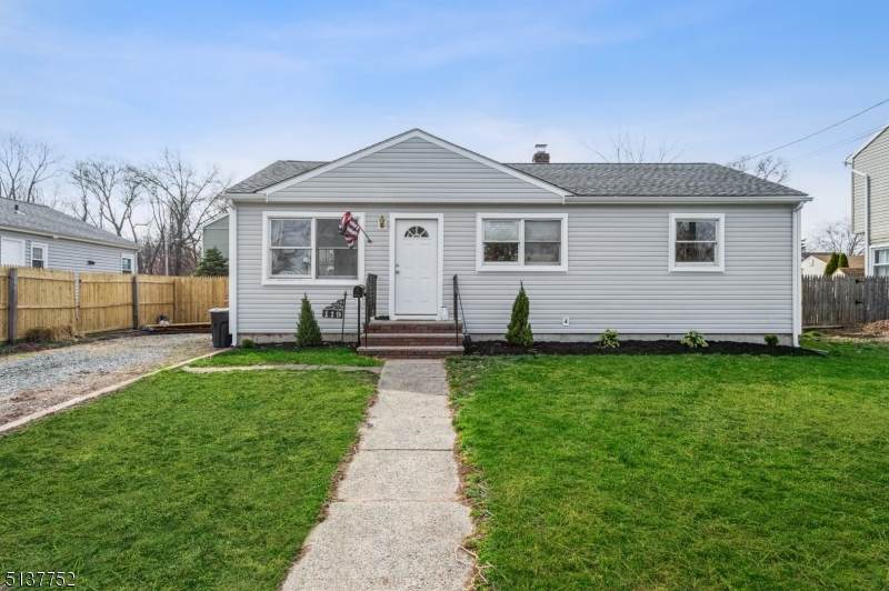 119 2nd St - Photo 1