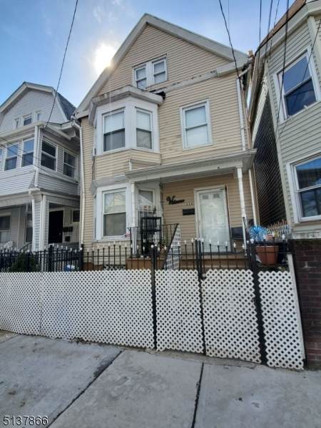 224 6Th Ave - Photo 1