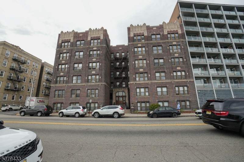 883 Boulevard East Unit B3 - Photo 1