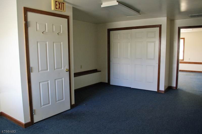100 Quarry Rd, Commer Ctr - Photo 1