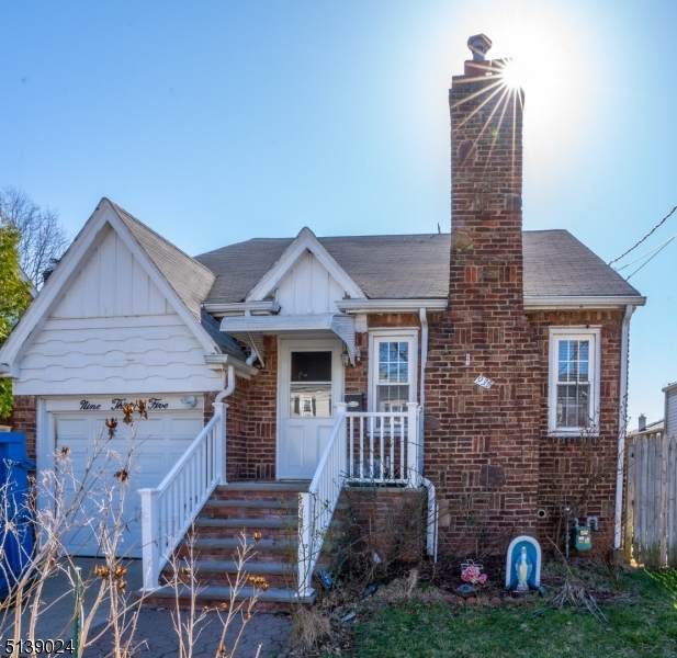 935 Arnet Ave - Photo 1