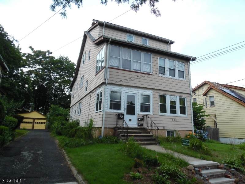 131 Union Ave - Photo 1