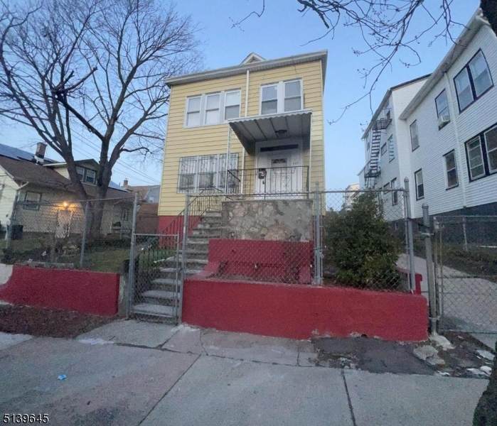 457 E 28Th St - Photo 1