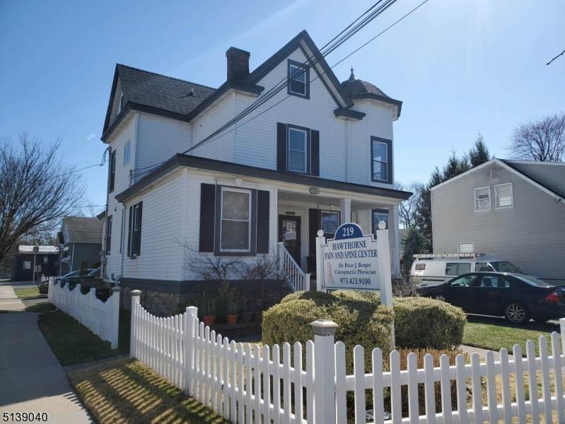 219 Lafayette Ave - Photo 1