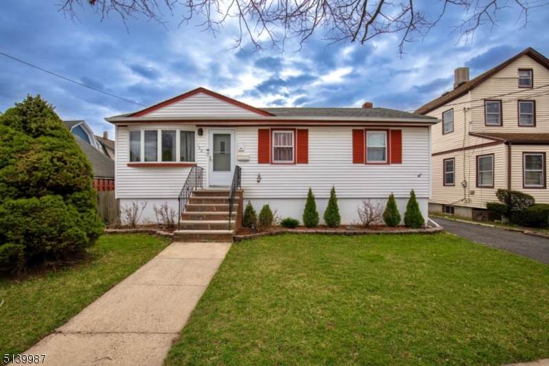 130 W Inman Ave - Photo 1