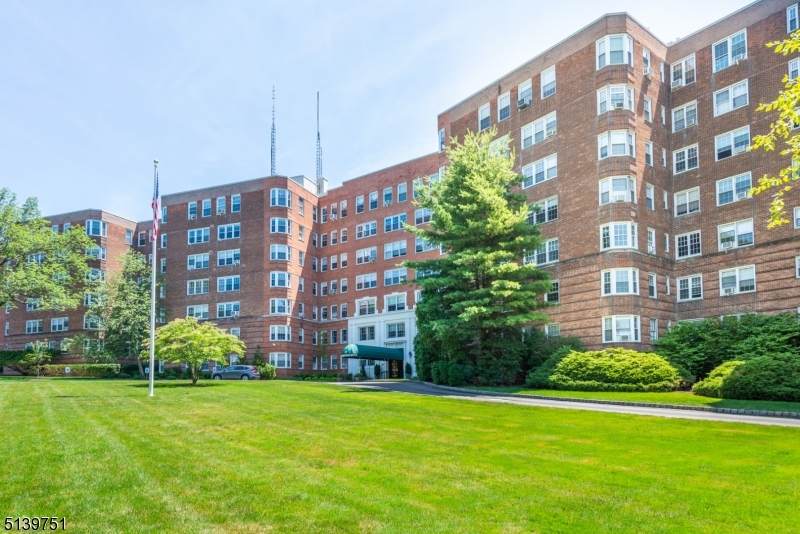 10 Crestmont Rd Apt.7-O - Photo 1
