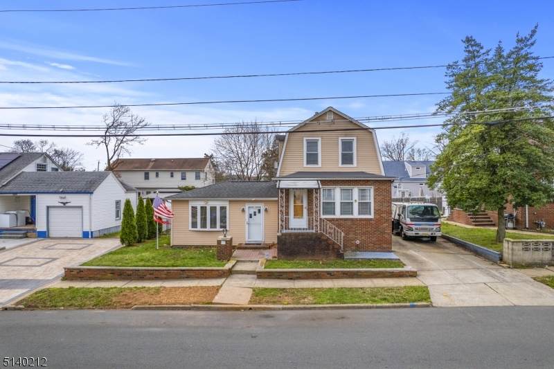 52 Douglas Ave - Photo 1