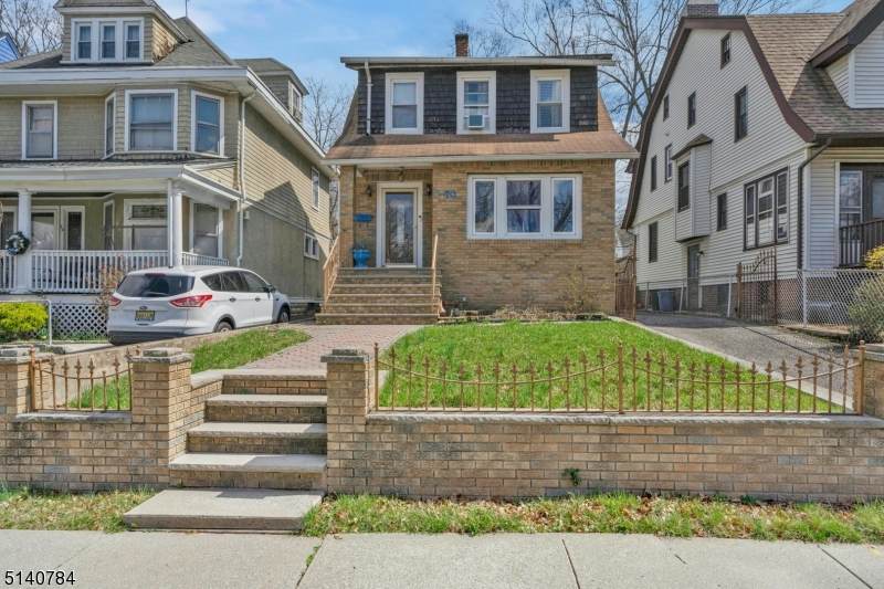 70 Brighton Ave - Photo 1