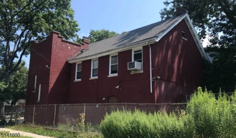 238 Berkeley Ave - Photo 1