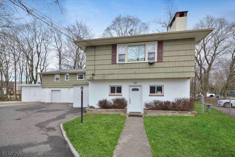 24 Erie Ave - Photo 1