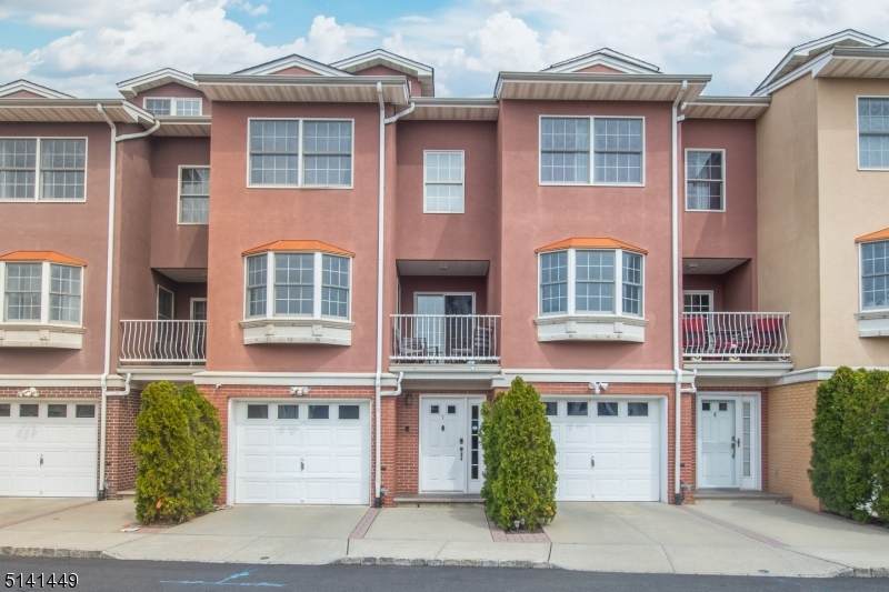 7 Harbor Front Ct - Photo 1