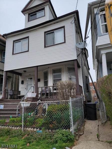 557 Magnolia Ave - Photo 1