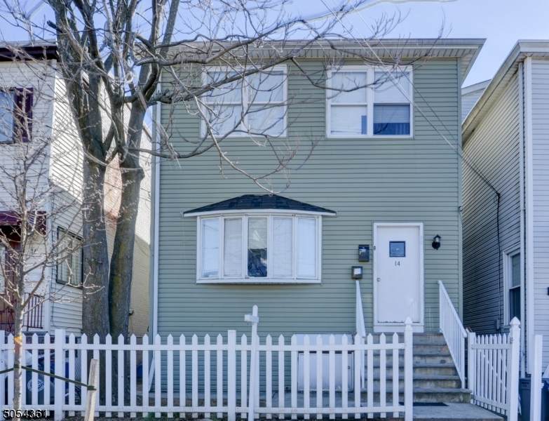 14 Grand St - Photo 1