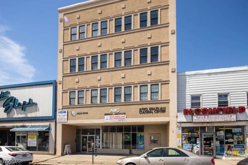 554 Bloomfield Ave - Photo 1