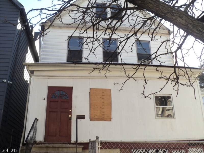 18 Alexander St - Photo 1