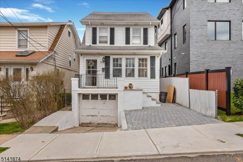 433 Columbia Ave - Photo 1