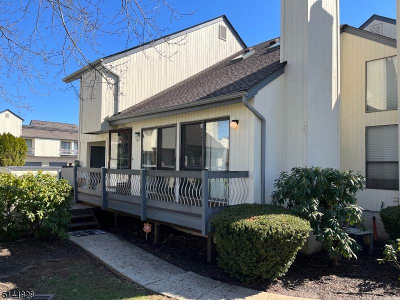 177 Locust Ln - Photo 1