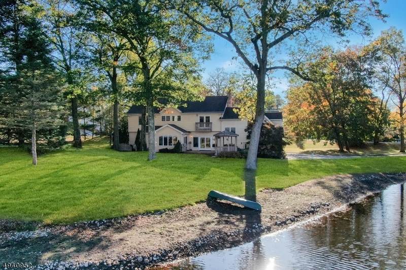 1045 Lake Dr - Photo 1