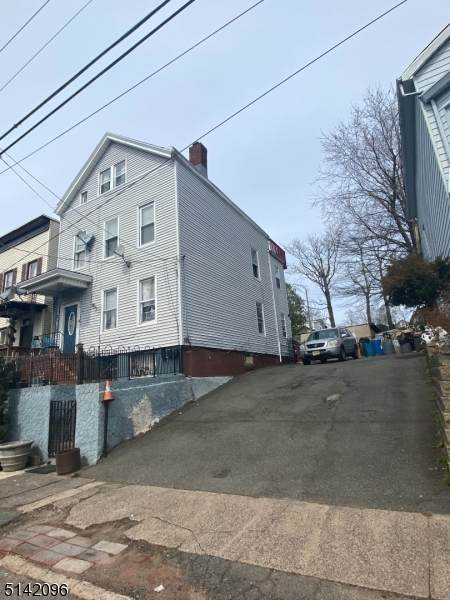 253 Paxton St - Photo 1