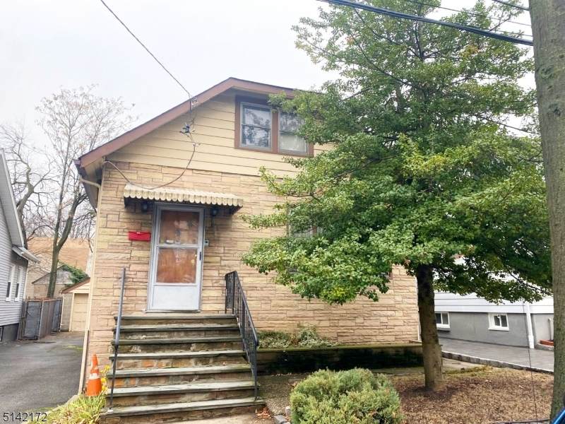 28 Laventhal Ave - Photo 1