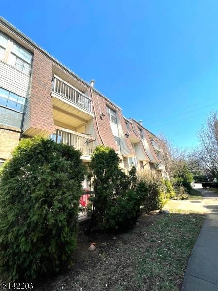 1007 Hidden Village Dr - Photo 1
