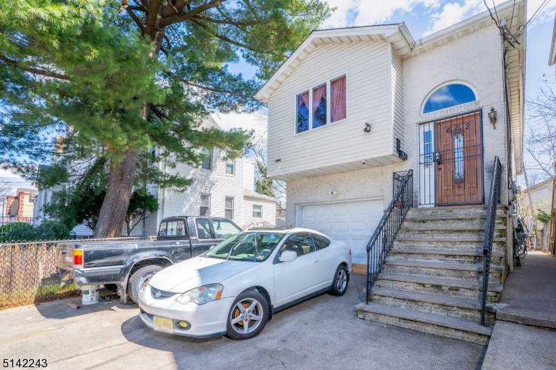 62 Hobson St - Photo 1