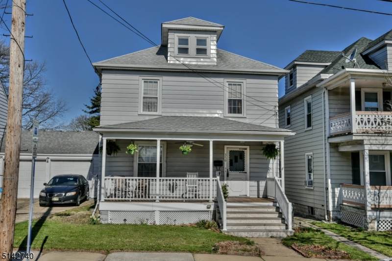 350 Main St - Photo 1