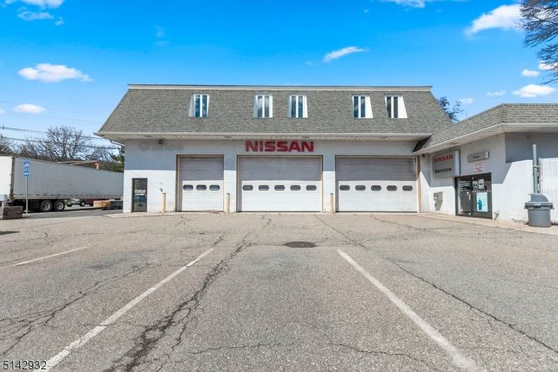 805 Lafayette Ave - Photo 1
