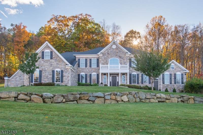 56 Sovereign Dr - Photo 1