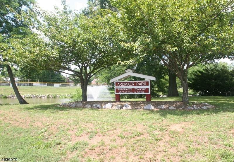 82 Leghorn Ave - Photo 1