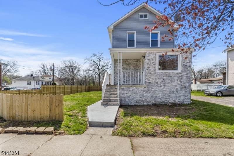 502 West Scott Avenue - Photo 1