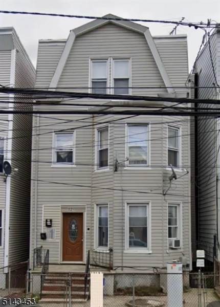 321 Summer Ave - Photo 1