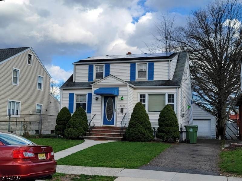 1107 W Henry St - Photo 1
