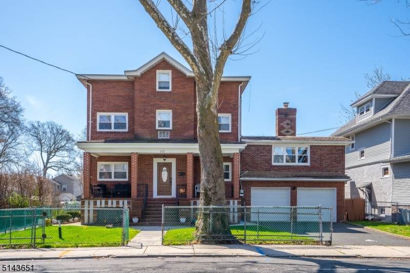 122 E Lincoln Ave - Photo 1