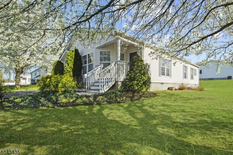 4 Hickory Terrace - Photo 1