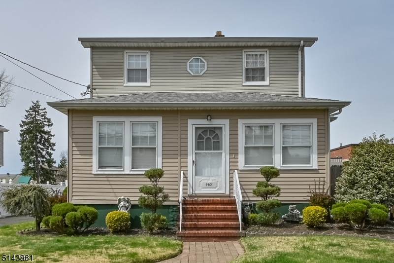 980 Johnson Pl - Photo 1
