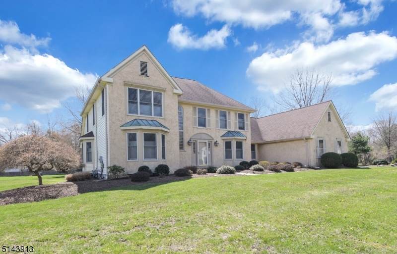 4 Lenape Ln - Photo 1