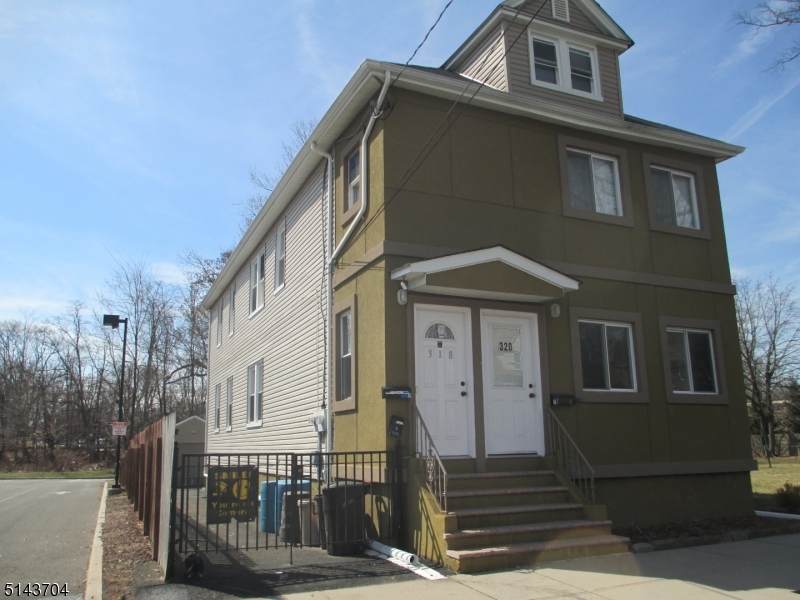 318 Hamilton St - Photo 1