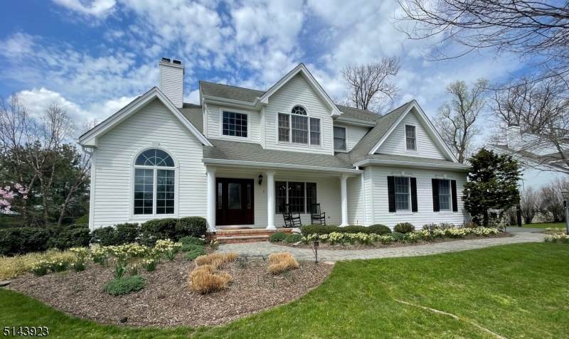 2 Interlachen Ct - Photo 1