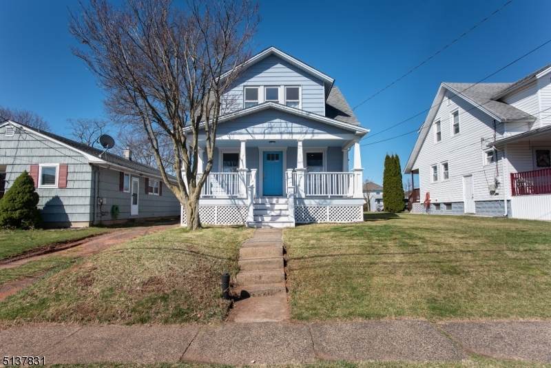 10 Van Doren Ave - Photo 1