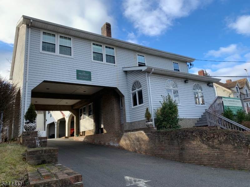 350 Main St - Photo 1