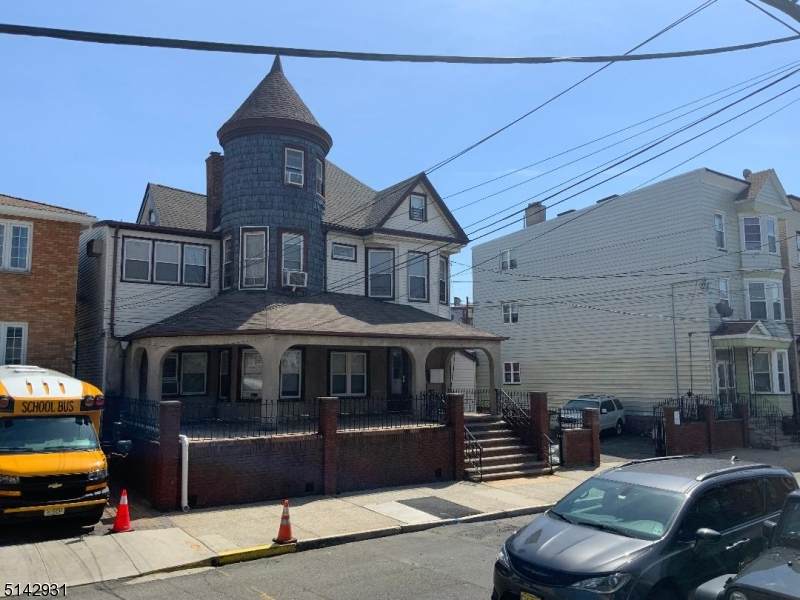 93 Chambers - Photo 1