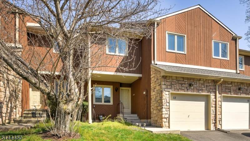 58 Bond St - Photo 1