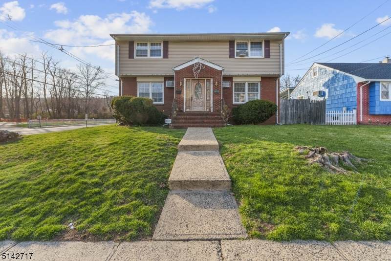 70 Dupont St - Photo 1