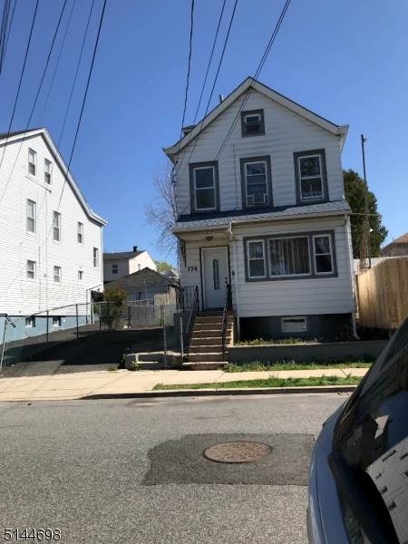 174 Lily St - Photo 1