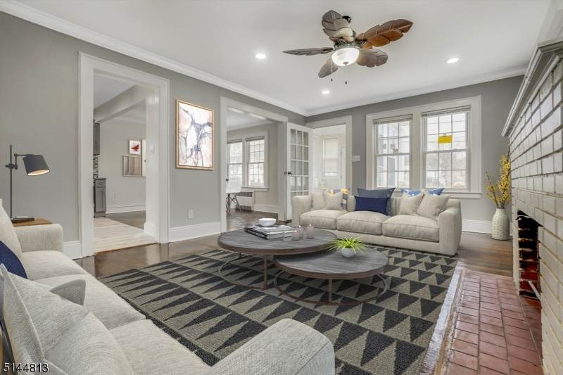 43 Warner Ave - Photo 1